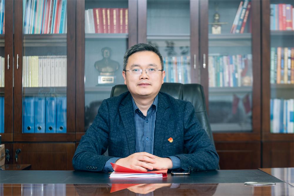 信心為楫 勇毅前行——樂凱華光黨委書記、董事長劉中道發(fā)表新年獻(xiàn)詞