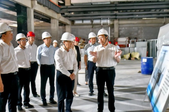 南陽市委書記王智慧到樂凱華光調(diào)研