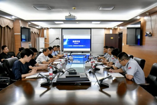 臥龍區(qū)委書記呂志剛到樂凱華光調(diào)研
